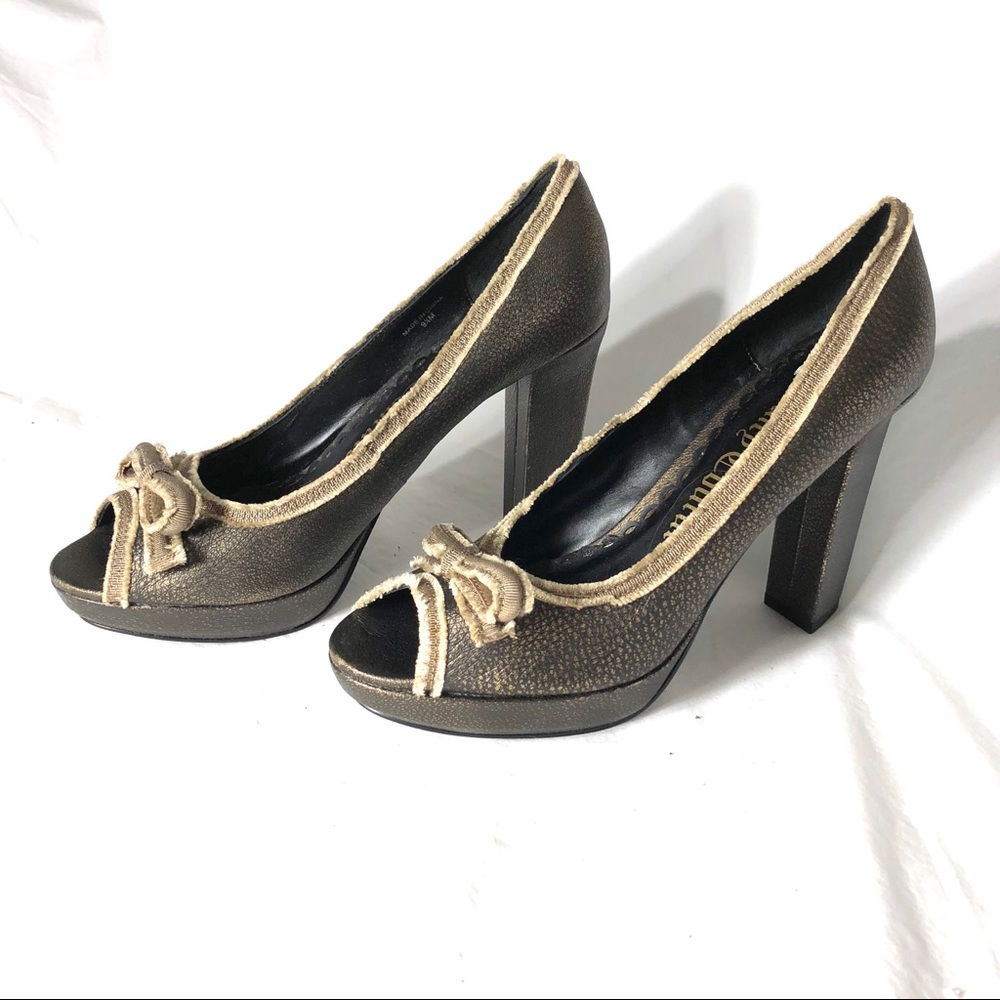 Juicy couture peep toe pump 9 1/2